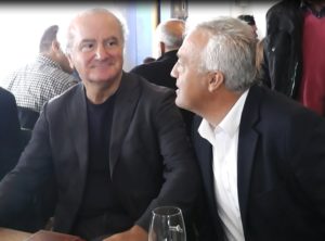 Ο κ. Χαραλαμπίδης, με τον Πρόεδρο της ΕΣΘΠ-Santo Wines 