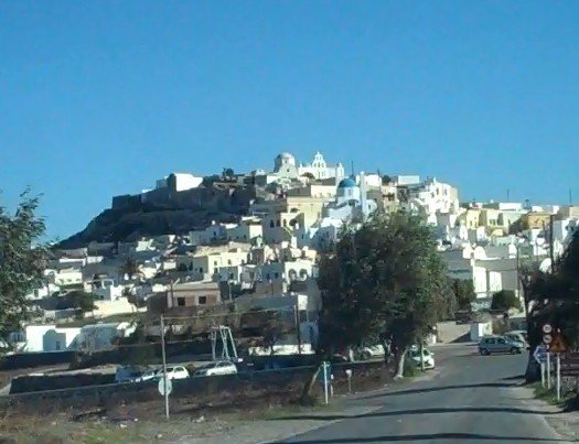 Pyrgos exo plateia