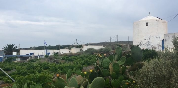 ΞΗΛΩΝΟΥΝ ΤΟ ΜΟΝΑΔΙΚΟ ΑΤΜ ΤΗΣ ΘΗΡΑΣΙΑΣ