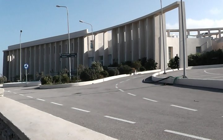 ΝΟΣΟΚΟΜΕΙΟ: ΠΡΟΣ ΔΗΜΟ ΘΗΡΑΣ