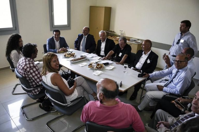 ΣΥΝΑΝΤΗΣΗ ΕΜΠΟΡΟΕΠΑΓΓΕΛΜΑΤΙΚΟΥ ΣΥΛΛΟΓΟΥ ΜΕ ΤΟΝ ΠΡΩΘΥΠΟΥΡΓΟ