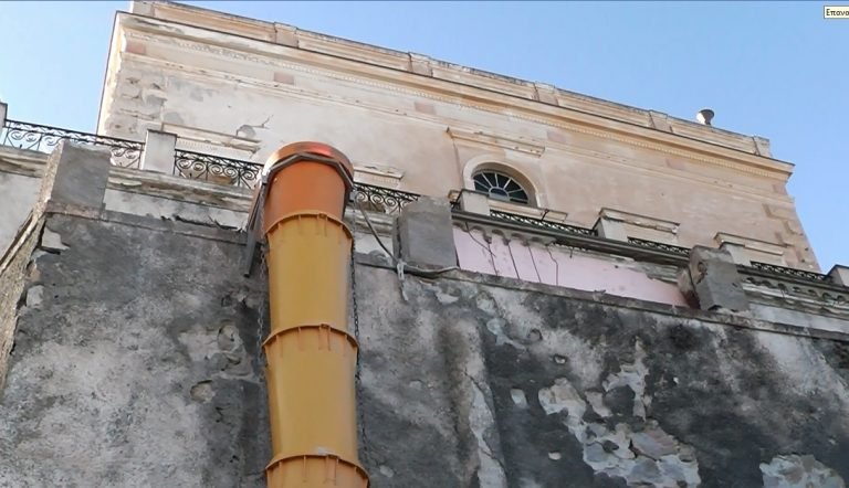 ΠΡΟΣΩΡΙΝΗ ΠΑΥΣΗ ΕΡΓΑΣΙΩΝ ΣΤΟ ΝΕΟΚΛΑΣΙΚΟ ΕΞΩ ΓΩΝΙΑΣ