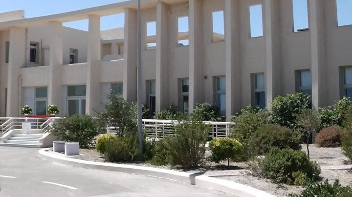 ΤΟ ΝΟΣΟΚΟΜΕΙΟ ΘΗΡΑΣ ΓΙΟΡΤΑΖΕΙ ΤΟΝ ΠΡΩΤΟ ΤΟΚΕΤΟ!