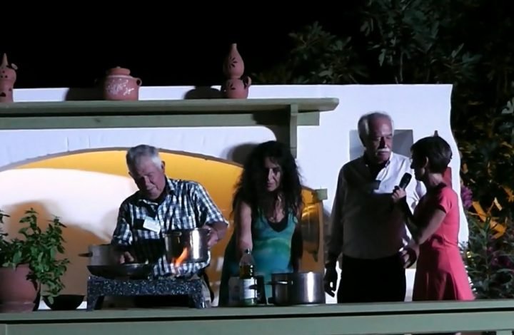 ΜΑΓΕΙΡΕΥΟΝΤΑΣ ΦΑΒΑ “ΠΑΝΤΡΕΜΕΝΗ” ΣΤΟ ΦΕΣΤΙΒΑΛ ΣΙΦΝΟΥ