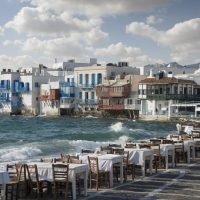 Συνελήφθησαν “τσαντάκηδες” στη Μύκονο