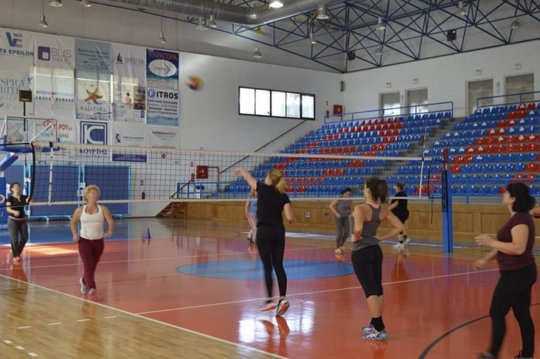 ΟΙ ΜΑΜΑΔΕΣ ΤΗΣ ΣΑΝΤΟΡΙΝΗΣ ΔΕΙΧΝΟΥΝ ΤΙΣ ΙΚΑΝΟΤΗΤΕΣ ΤΟΥΣ ΣΤΟ ΒΟΛΛΕΪ