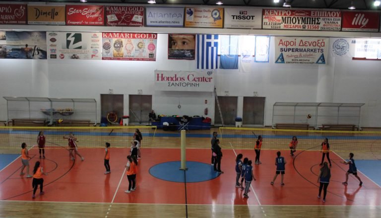 ΑΘΛΟΠΑΙΔΙΕΣ ΣΧΟΛΕΙΩΝ ΣΤΟ ΚΛΕΙΣΤΟ ΓΥΜΝΑΣΤΗΡΙΟ