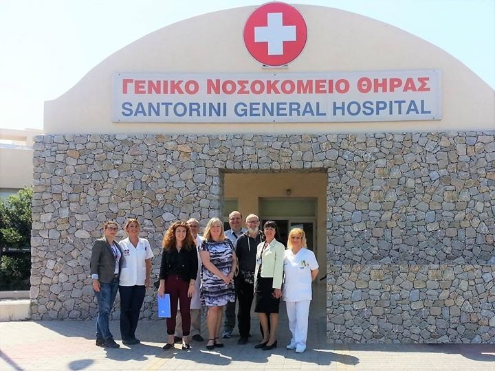 ΥΨΗΛΟΒΑΘΜΟΙ ΑΥΣΤΡΑΛΟΙ ΔΙΠΛΩΜΑΤΕΣ ΣΤΟ ΝΟΣΟΚΟΜΕΙΟ ΘΗΡΑΣ