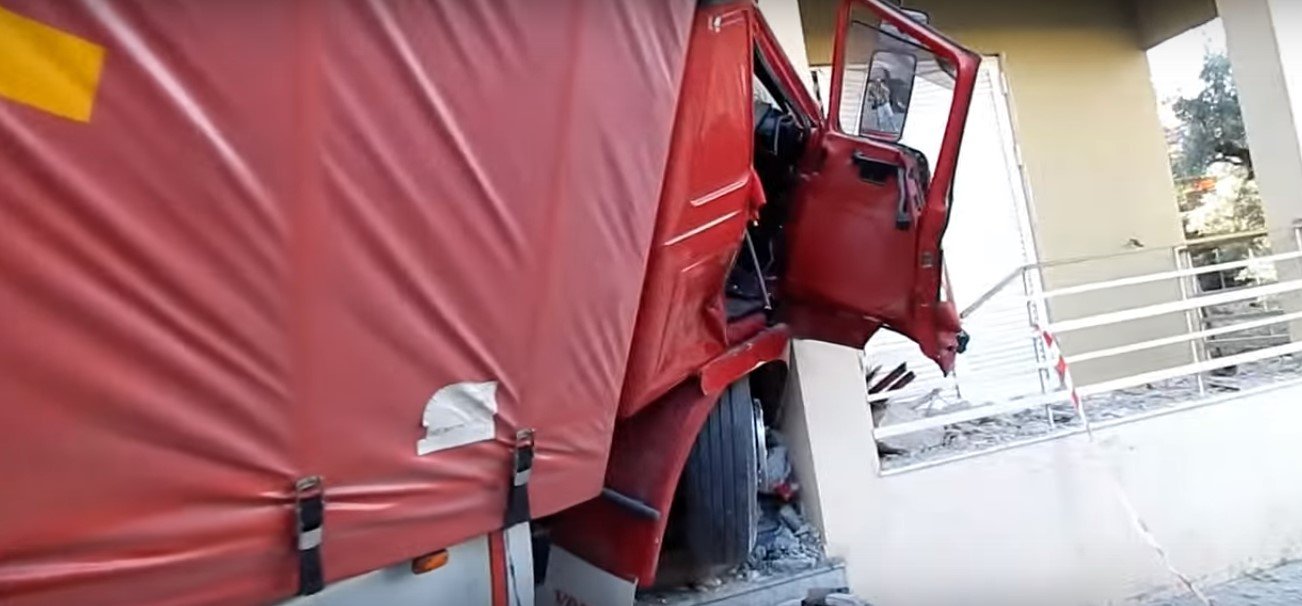 ME TON ΠΑΡΙΟ ΣΤΗ ΔΙΑΠΑΣΩΝ