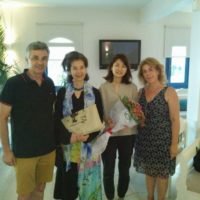Η ΤΕΦΡΑ ΤΟΥ ΙΑΠΩΝΑ ΦΙΛΕΛΛΗΝΑ ΜΑΚΟΤΟ ΟΝΤΑ ΣΤΗ ΘΑΛΑΣΣΑ ΤΗΣ ΣΑΝΤΟΡΙΝΗΣ