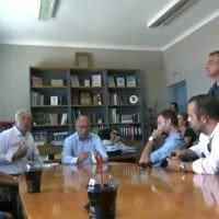 ΒΙΝΤΕΟ: ΟΙ ΕΚΠΑΙΔΕΥΤΙΚΟΙ ΤΗΣ ΣΑΝΤΟΡΙΝΗΣ ΣΤΟ ΔΗΜΟ ΘΗΡΑΣ