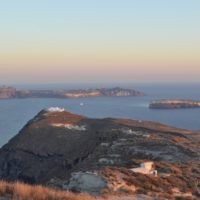 Η ΘΗΡΑΣΙΑ ΑΠΟΚΑΛΥΠΤΕΙ ΤΑ ΑΡΧΑΙΑ ΜΥΣΤΙΚΑ ΤΗΣ