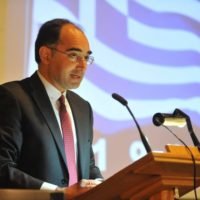 “ΜΕ ΜΟΝΑΔΙΚΟ ΕΠΙΧΕΙΡΗΜΑ ΚΑΙ ΟΠΛΟ ΤΟΝ ΤΣΑΜΠΟΥΚΑ”