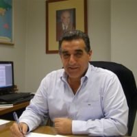 ΣΥΛΛYΠΗΤΗΡΙΑ ΓΙΑ ΤΟ ΘΑΝΑΤΟ ΤΟΥ ΔΗΜΑΡΧΟΥ ΤΗΝΟΥ