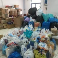 ΒΟΗΘΕΙΑ ΑΠΟ ΤΗ ΣΑΝΤΟΡΙΝΗ ΣΤΟΥΣ ΠΛΗΜΜΥΡΟΠΑΘΕΙΣ ΤΗΣ ΜΑΝΔΡΑΣ