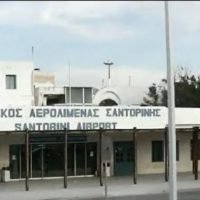 ΤΕΣΣΕΡΙΣ ΑΝΘΡΩΠΟΙ ΣΕ ΕΝΑ ΚΕΛΙ ΜΕ ΘΕΑ.