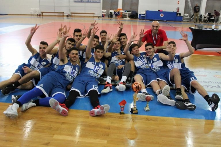 ΦΙΝΑΛΕ ΓΙΑ ΤΟ FINAL4 ΜΠΑΣΚΕΤ ΠΑΙΔΩΝ ΣΤΗ ΣΑΝΤΟΡΙΝΗ