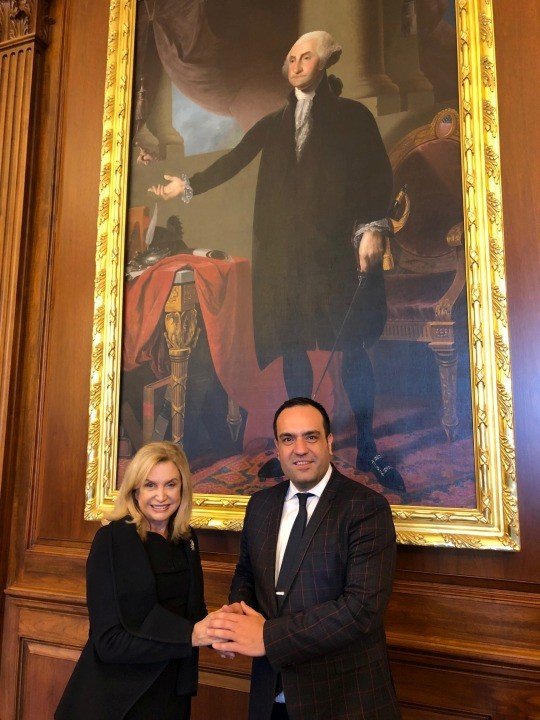 ΕΠΑΦΕΣ ΔΗΜΟΤΙΚΗΣ ΑΡΧΗΣ ΜΥΚΟΝΟΥ ΣΤΙΣ ΗΠΑ