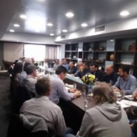 ΣΥΝΑΝΤΗΣΗ ΣΤΗ ΣΑΝΤΟΡΙΝΗ ΜΕ ΦΟΡΕΙΣ ΤΗΣ ΚΡΟΥΑΖΙΕΡΑΣ