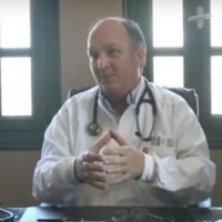 ΒΙΝΤΕΟ: ΒΑΣΙΛΗΣ ΝΟΜΙΚΟΣ-ΔΙΑΚΕΚΡΙΜΕΝΟΣ ΓΙΑΤΡΟΣ ΚΑΙ ΣΠΟΥΔΑΙΟΣ ΑΝΘΡΩΠΟΣ