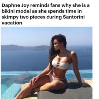 ΜΙΑ ΕΝΤΥΠΩΣΙΑΚΗ ΜΟΝΤΕΛΑ ΦΩΤΟΓΡΑΦΙΖΕΤΑΙ ΣΤΗ ΣΑΝΤΟΡΙΝΗ