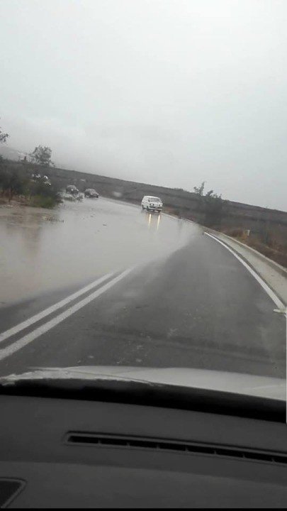 ΔΡΟΜΟΣ ΑΕΡΟΔΡΟΜΙΟΥ-ΟΙΑΣ: ΟΙ ΧΑΡΤΙΝΕΣ ΑΠΕΙΛΕΣ ΕΝΟΣ ΚΑΤΑ ΦΑΝΤΑΣΙΑΝ ΗΡΩΑ