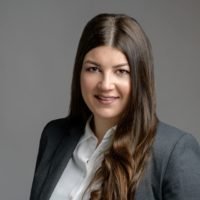 Η ΙΟΥΛΙΑ ΚΑΡΑΜΟΛΕΓΚΟΥ ΣΤΟ ΣΥΝΔΥΑΣΜΟ ΤΟΥ Γ. ΧΑΤΖΗΜΑΡΚΟΥ