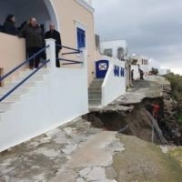 ΤΟ ΣΑΡΔΟΝΙΟ ΧΑΜΟΓΕΛΟ ΤΗΣ ΦΥΣΗΣ ΑΠΕΝΑΝΤΙ ΣΤΗΝ ΠΡΟΧΕΙΡΟΤΗΤΑ ΚΑΙ ΤΗΝ ΑΠΛΗΣΤΙΑ