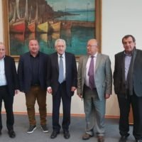 ΔΗΜΑΡΧΟΣ ΘΗΡΑΣ: ΘΕΤΙΚΑ ΑΠΟΤΙΜΟΥΜΕ ΤΗΝ ΕΠΙΣΚΕΨΗ ΣΤΑ ΥΠΟΥΡΓΕΙΑ