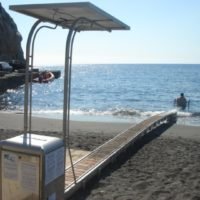 ΘΑΛΑΣΣΟ-ΚΛΑΡΙΝΟΓΑΜΠΡΟΣ ΚΑΤΑΣΤΡΕΦΕΙ ΕΓΚΑΤΑΣΤΑΣΗ ΠΡΟΣΒΑΣΗΣ ΑΜΕΑ