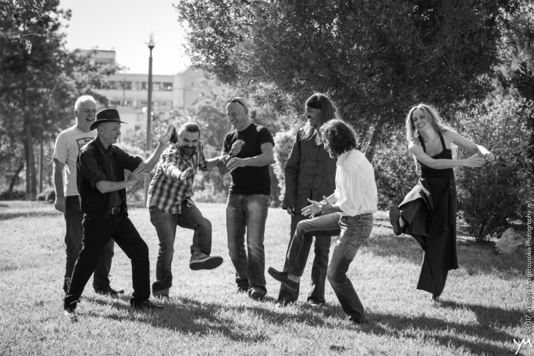 ΟΙ ΧΑΪΝΗΔΕΣ ΣΤΗ ΣΑΝΤΟΡΙΝΗ