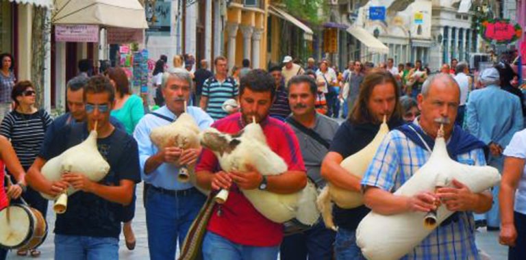 MΑΤΑΙΩΘΗΚΕ Η 17η ΜΟΥΣΙΚΗ ΣΥΝΑΝΤΗΣΗ ΛΑΪΚΩΝ ΠΝΕΥΣΤΩΝ ΤΟΥ ΑΙΓΑΙΟΥ