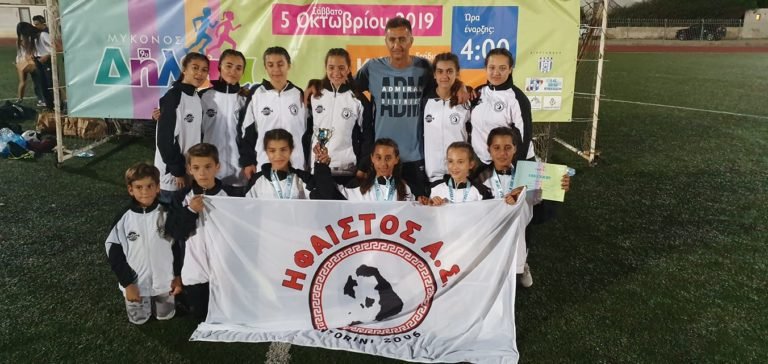 ΧΩΡΙΣ ΣΤΑΔΙΟ ΣΤΙΒΟΥ, Η ΣΑΝΤΟΡΙΝΗ ΔΙΑΠΡΕΠΕΙ ΚΑΙ ΣΤΟΝ ΣΤΙΒΟ