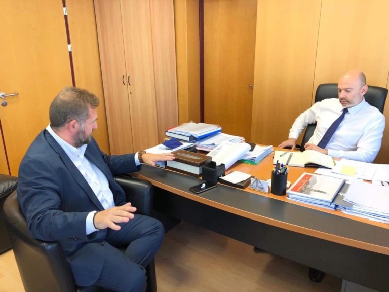 ΣΑΝΤΟΡΙΝΗ ΚΑΙ ΘΗΡΑΣΙΑ ΣΤΗΝ ΨΗΦΙΑΚΗ ΕΠΟΧΗ