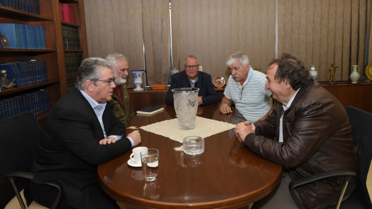 ΣΥΝΑΝΤΗΣΗ ΔΗΜΑΡΧΟΥ ΑΝΑΦΗΣ ΜΕ ΤΟΝ ΓΓ ΤΟΥ ΚΚΕ Δ. ΚΟΥΤΣΟΥΜΠΑ