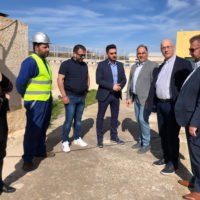 ΕΠΙΘΕΩΡΗΣΗ ΕΓΚΑΤΑΣΤΑΣΕΩΝ ΤΗΣ ΔΕΥΑΘ ΑΠΟ ΕΙΔΙΚΟ ΣΥΜΒΟΥΛΟ ΤΟΥ ΠΡΩΘΥΠΟΥΡΓΟΥ