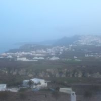 2 ΙΣΠΑΝΟΙ: ΕΠΙΒΕΒΑΙΩΜΕΝΟ ΠΑΛΙ- ΔΕΝ ΥΠΑΡΧΕΙ ΚΡΟΥΣΜΑ ΚΟΡΩΝΟΪΟΥ ΣΤΗ ΣΑΝΤΟΡΙΝΗ