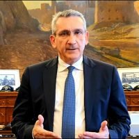 ΕΥΧΕΣ ΠΕΡΙΦΕΡΕΙΑΡΧΗ ΓΙΑ ΤΟ ΠΑΣΧΑ