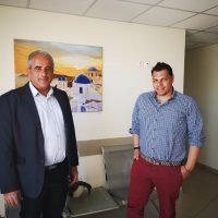 ΣΥΝΑΝΤΗΣΗ ΠΡΟΕΔΡΟΥ ΙΔΡΥΜΑΤΟΣ “Λ&Ε ΝΟΜΙΚΟΥ”ΜΕ ΤΟΝ ΔΙΟΙΚΗΤΗ ΤΟΥ ΝΟΣΟΚΟΜΕΙΟΥ ΘΗΡΑΣ