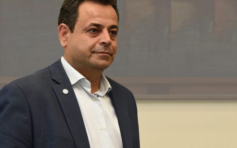 “ΝΑ ΣΤΗΡΙΧΘΟΥΝ ΟΙ ΕΠΑΓΓΕΛΜΑΤΙΕΣ ΑΛΙΕΙΣ”