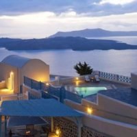 ΤΟΥΡΙΣΜΟΣ: ΑΠΟ ΡΕΚΟΡ ΣΕ ΡΕΚΟΡ ΤΑ ΝΗΣΙΑ