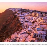 CONDE NAST TRAVELLER: Η ΣΑΝΤΟΡΙΝΗ ΣΤΑ ΟΜΟΡΦΟΤΕΡΑ ΝΗΣΙΑ ΤΟΥ ΚΟΣΜΟΥ