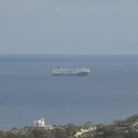 ΟΥΤΕ ΚΑΡΑΝΤΙΝΑ, ΟΥΤΕ ΥΠΟΨΙΑ ΚΟΡΩΝΙΟΥ ΓΙΑ ΤΟ ΠΛΟΙΟ ΣΤΗΝ ΠΕΡΙΣΣΑ