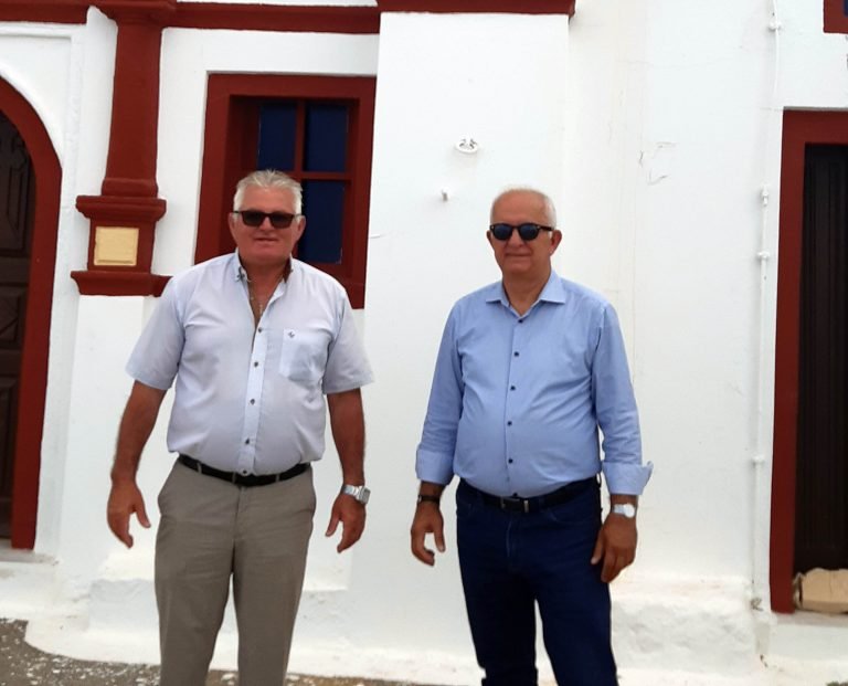 ΕΠΙΣΚΕΨΗ ΕΠΑΡΧΟΥ ΣΤΗ ΘΗΡΑΣΙΑ