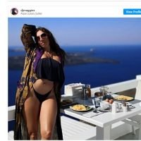 ΩΡΑΙΟΚΑΛΟΥΤΣΙΚΕΣ ΚΥΡΙΕΣ ΣΤΗ ΣΑΝΤΟΡΙΝΗ