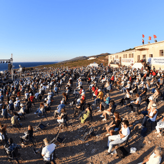 ΜΑΚΡΟΝΗΣΟΣ