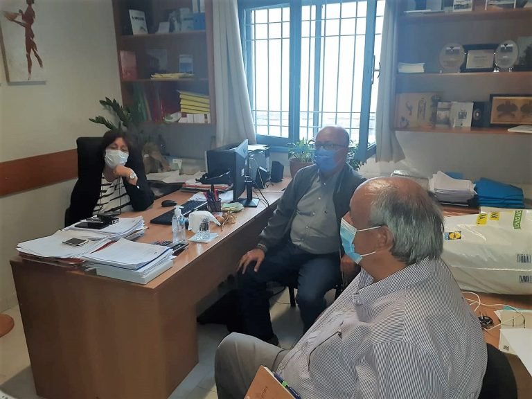 ΣΥΝΑΝΤΗΣΗ ΘΗΡΑΙΚΗΣ ΠΟΛΙΤΕΙΑΣ- ΑΝΤΙΔΗΜΑΡΧΟΥ ΓΙΑ ΤΟΝ ΚΟΡΩΝΟΪΟ