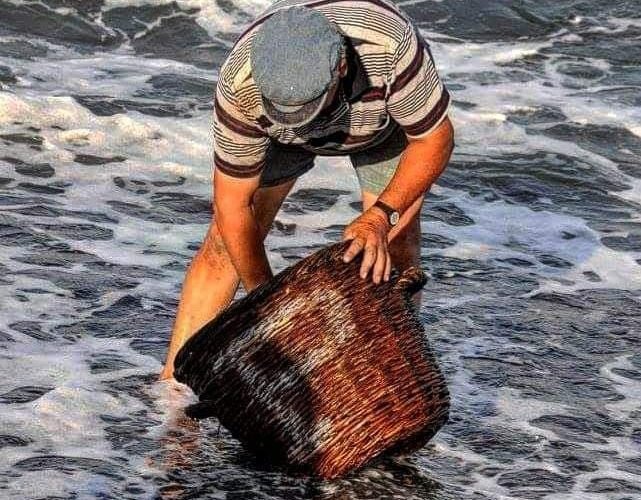 Plisimo kofiion stin thalassa