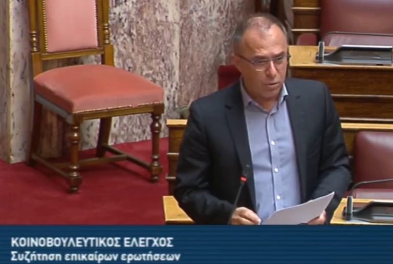 Παραμένει «μέχρι νεωτέρας» το πρόβλημα της στέγασης των πυροσβεστών στο αεροδρόμιο Σαντορίνης