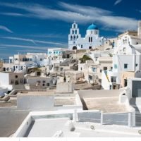 Η ΣΑΝΤΟΡΙΝΗ ΣΤΑ 3 ΚΟΡΥΦΑΙΑ ΝΗΣΙΑ ΤΗΣ ΜΕΣΟΓΕΙΟΥ
